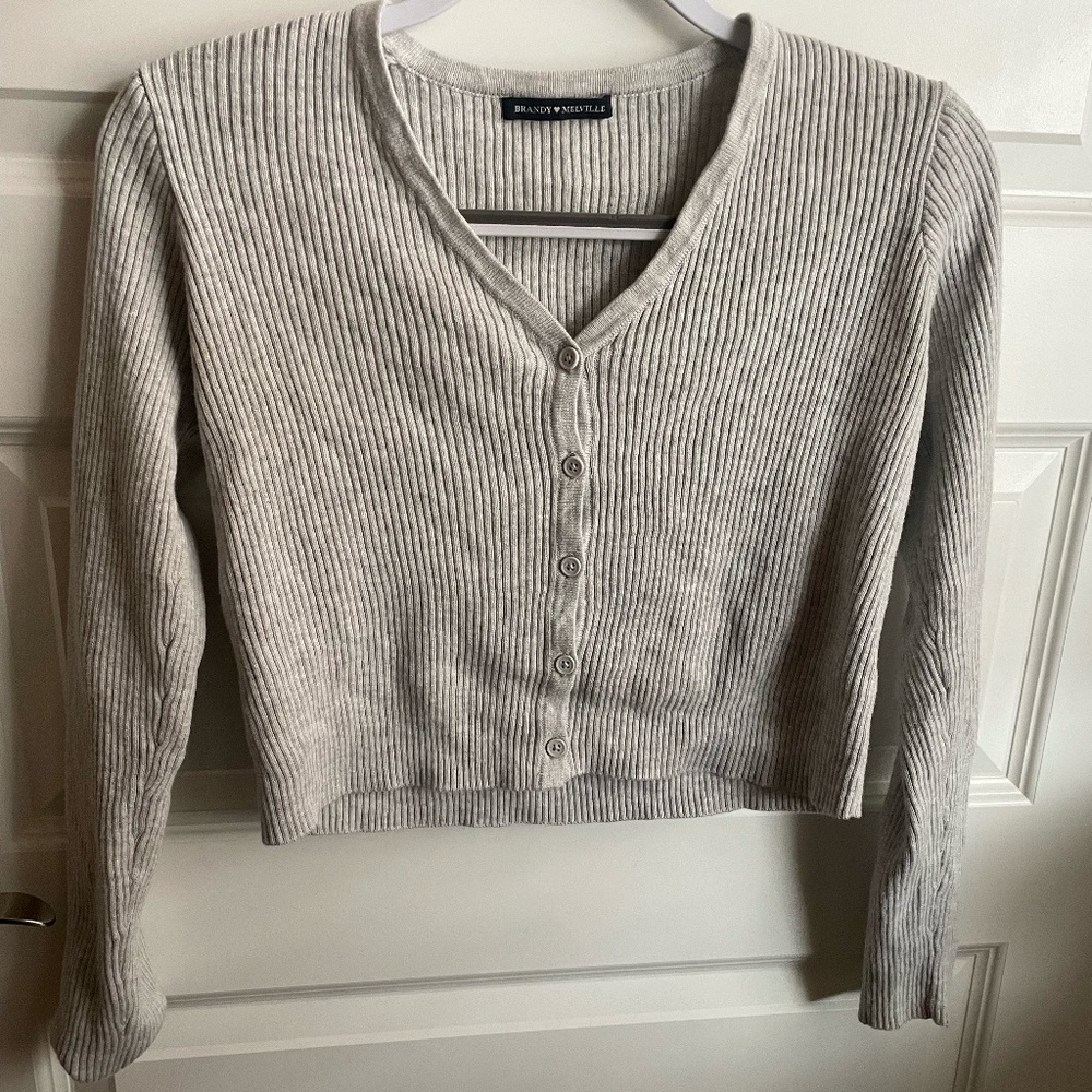 Brandy Melville Cropped Grey Sweater